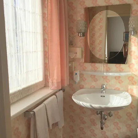 Bismarck 3* Dusseldorf