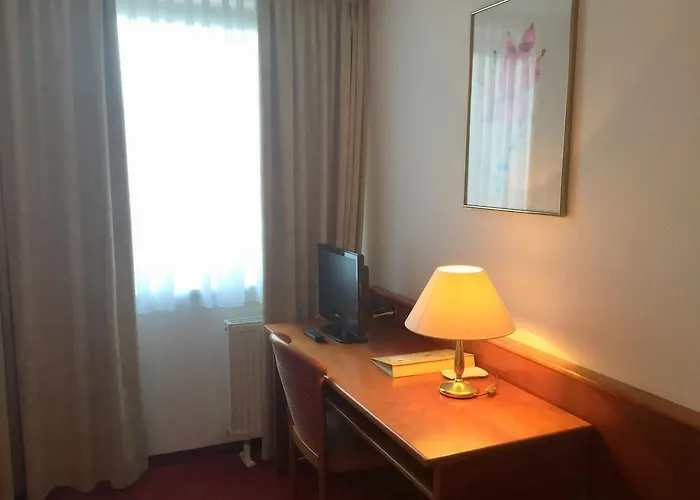 比斯马克酒店 3*